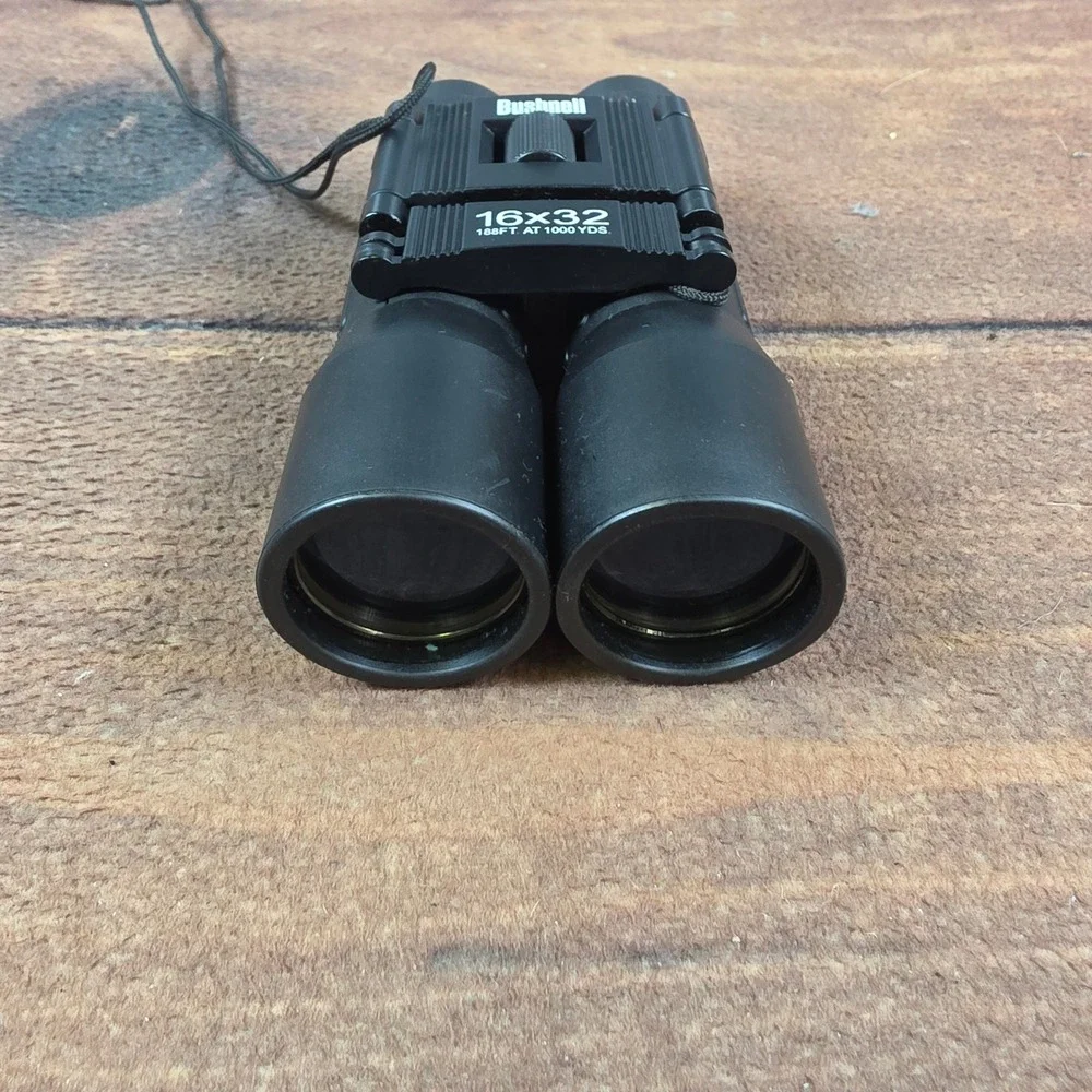 Bushnell Binoculars Mens OS Black Good 16x32 Compact Roof Prism with Case
